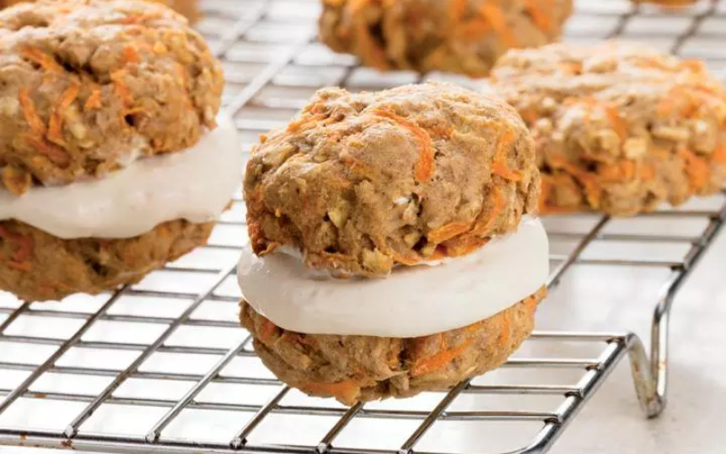 Carrot Cake Whoopie Pies Photo by Mittera from https://diabetesfoodhub.org